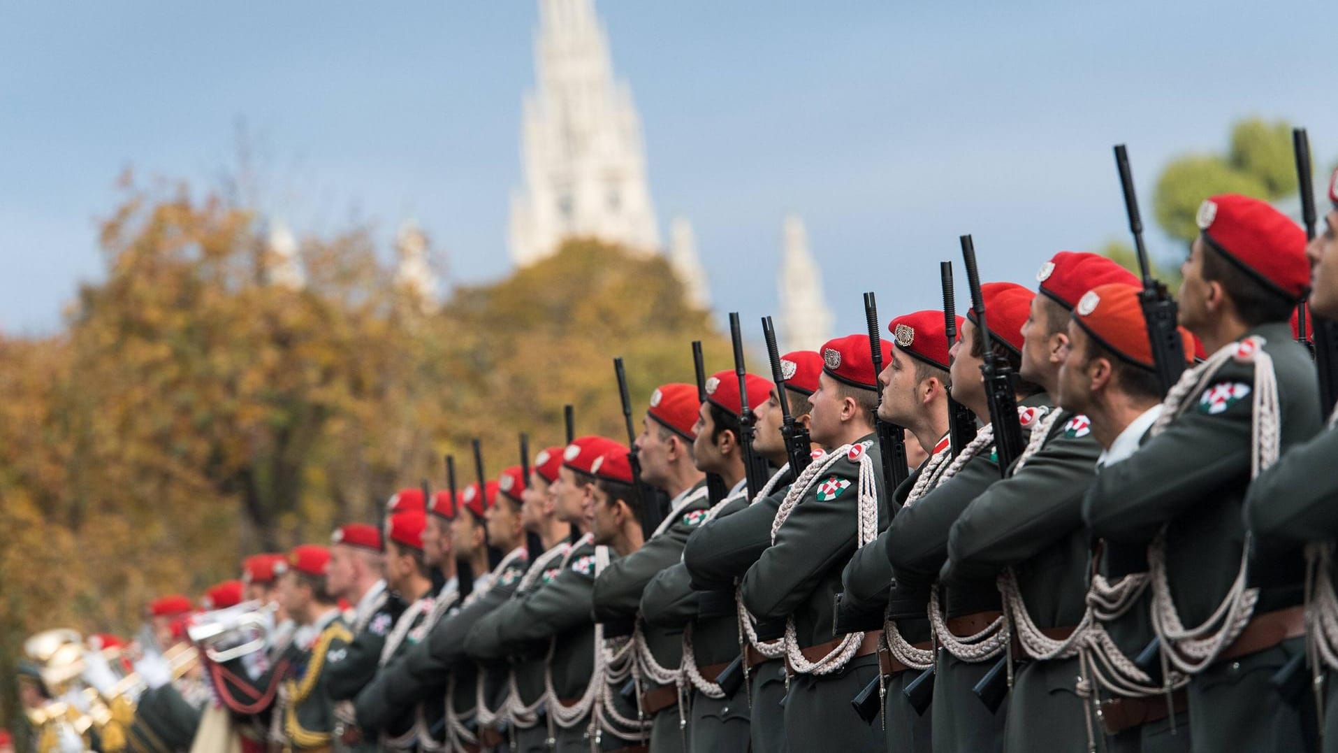 Soldaten des österreichischen Bundesheeres: Ein pensionierter Oberst soll in seiner aktiven Zeit für Moskau spioniert haben (Symbolfoto). Soldaten des österreichischen Bundesheeres: Ein pensionierter Oberst soll in seiner aktiven Zeit für Moskau spioniert haben (Symbolfoto).