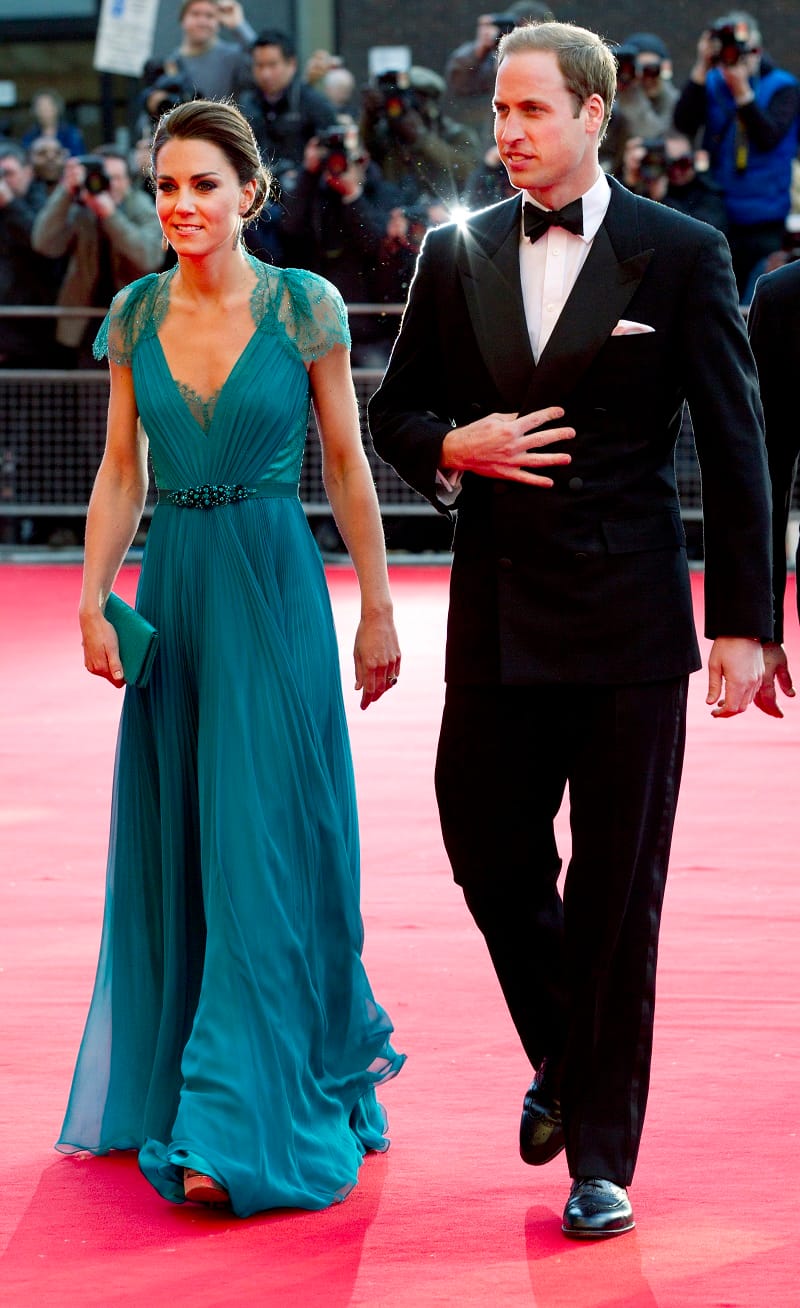 Gala in der Royal Albert Hall im Jahr 2012: Kate und William beim Gang über den Red Carpet.