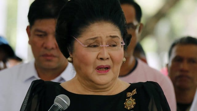 Imelda Marcos ist wegen Korruption zu einer langen Haftstrafe verurteilt worden, kann aber in Berufung gehen. Imelda Marcos ist wegen Korruption zu einer langen Haftstrafe verurteilt worden, kann aber in Berufung gehen.