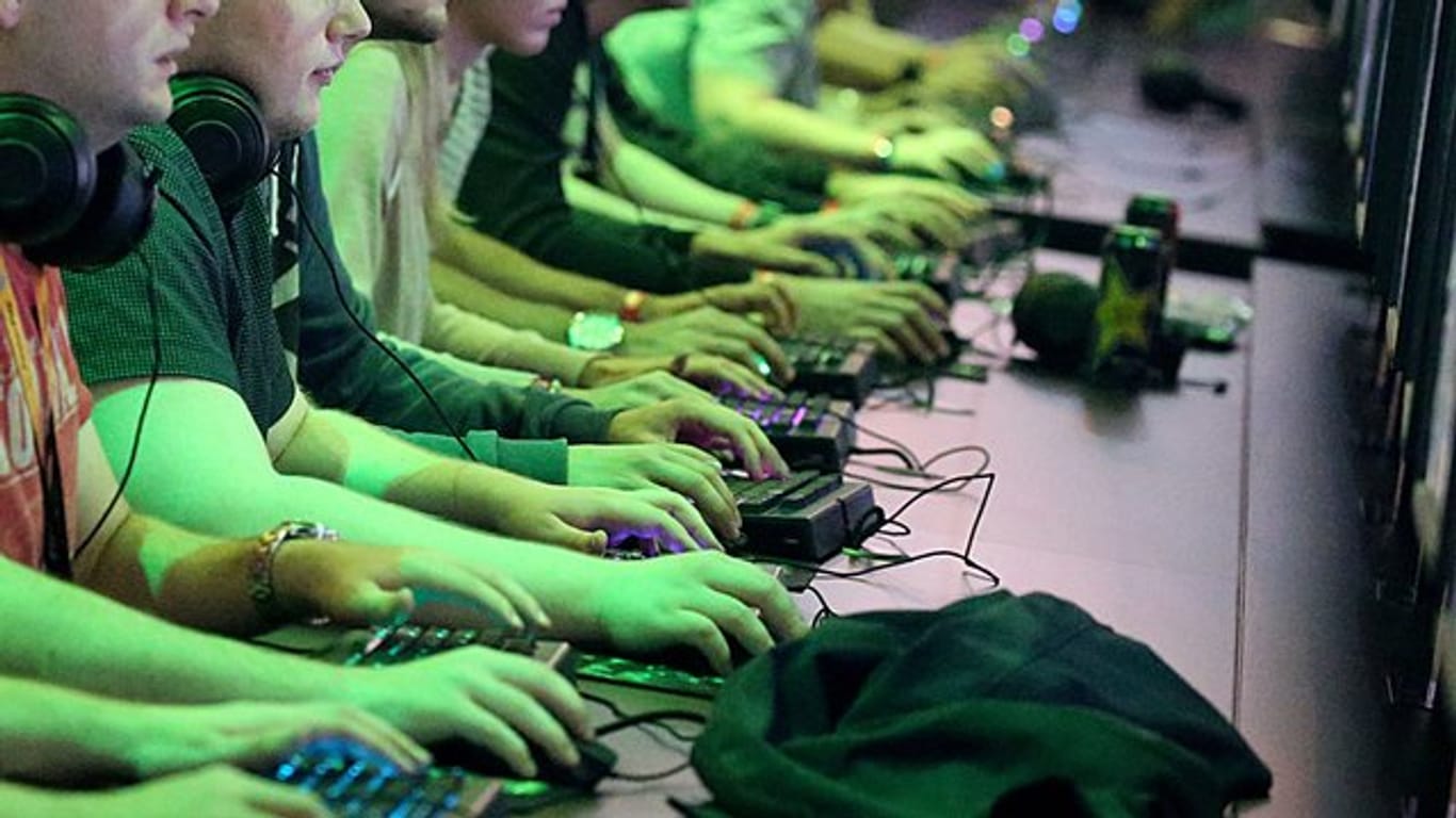 Eifriger Computerspieler in Köln: Die Bundesregierung unterstützt künftig die Entwicklung von Computerspielen in Deutschland auch finanziell.