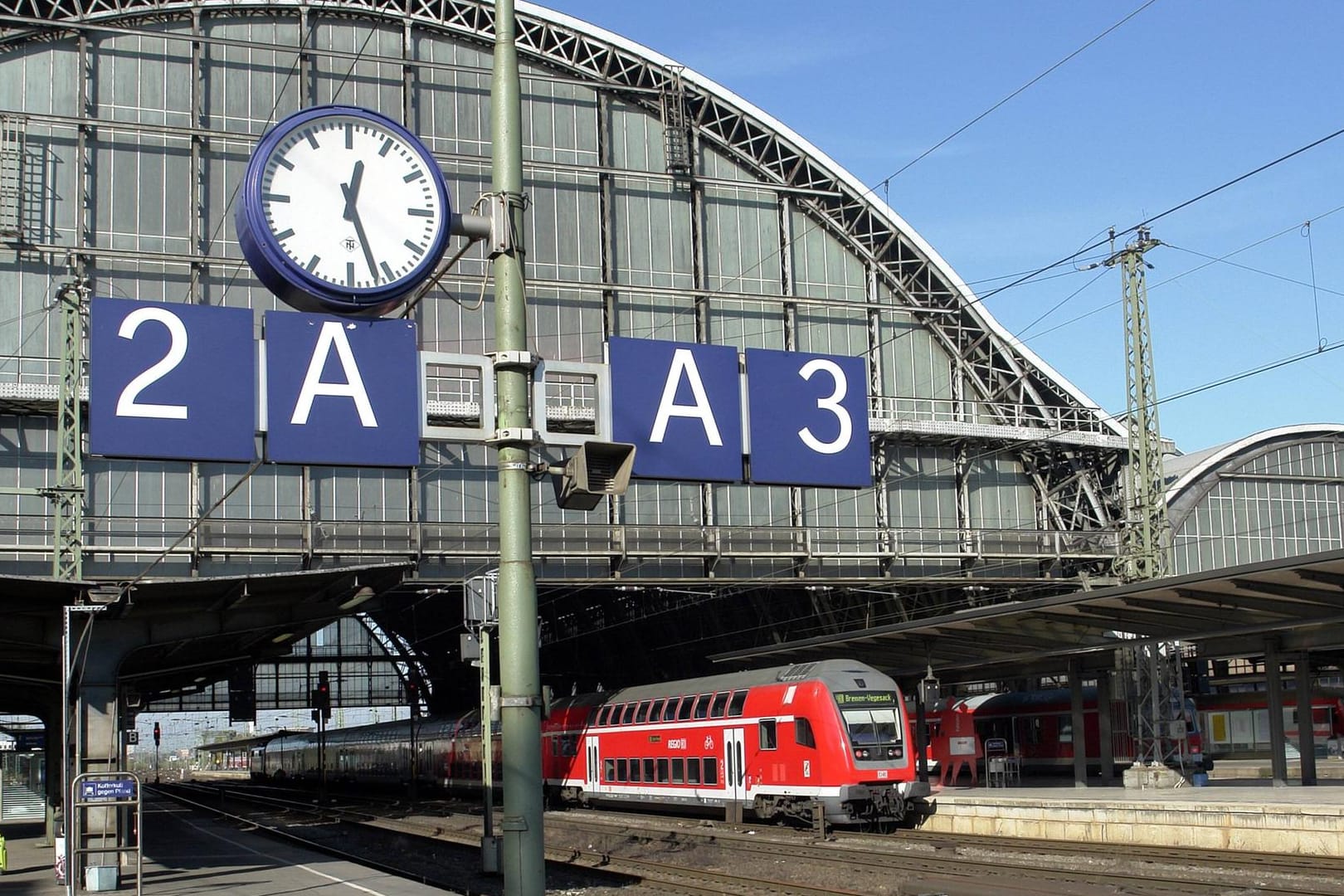 Bremen Hauptbahnhof: Ein kurioser Einsatz führte am Bremer Hauptbahnhof zu kurzzeitigen Gleissperrungen.