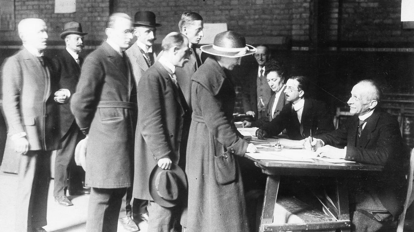 Gleichheit an der Wahlurne: Am 19. Januar 1919 durften Frauen zum ersten Mal in Deutschland wählen.