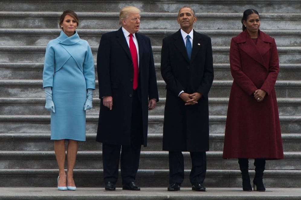 Barack und Michelle Obama und Donald und Melania Trump bei der Amtseinführung Trumps: Michelle Obama schreibt in ihrer Biografie, dass sie an dem Tag schockiert war, an dem Trump Präsident wurde.
