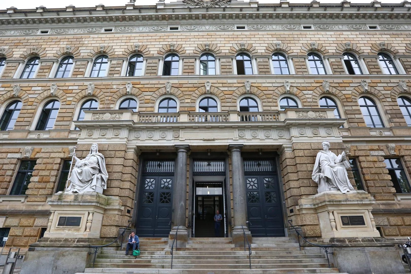 Landgericht Dresden: Der Prozess wird bis zum 16. November ausgesetzt.