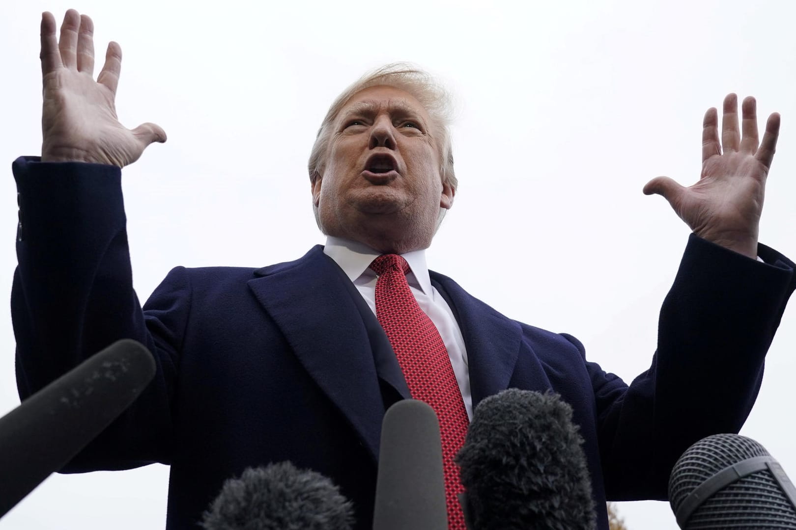 Donald Trump: Der US-Präsident nannte Emmanuel Macrons Vorstoß zu einer europäischen Armee sehr beleidigend.