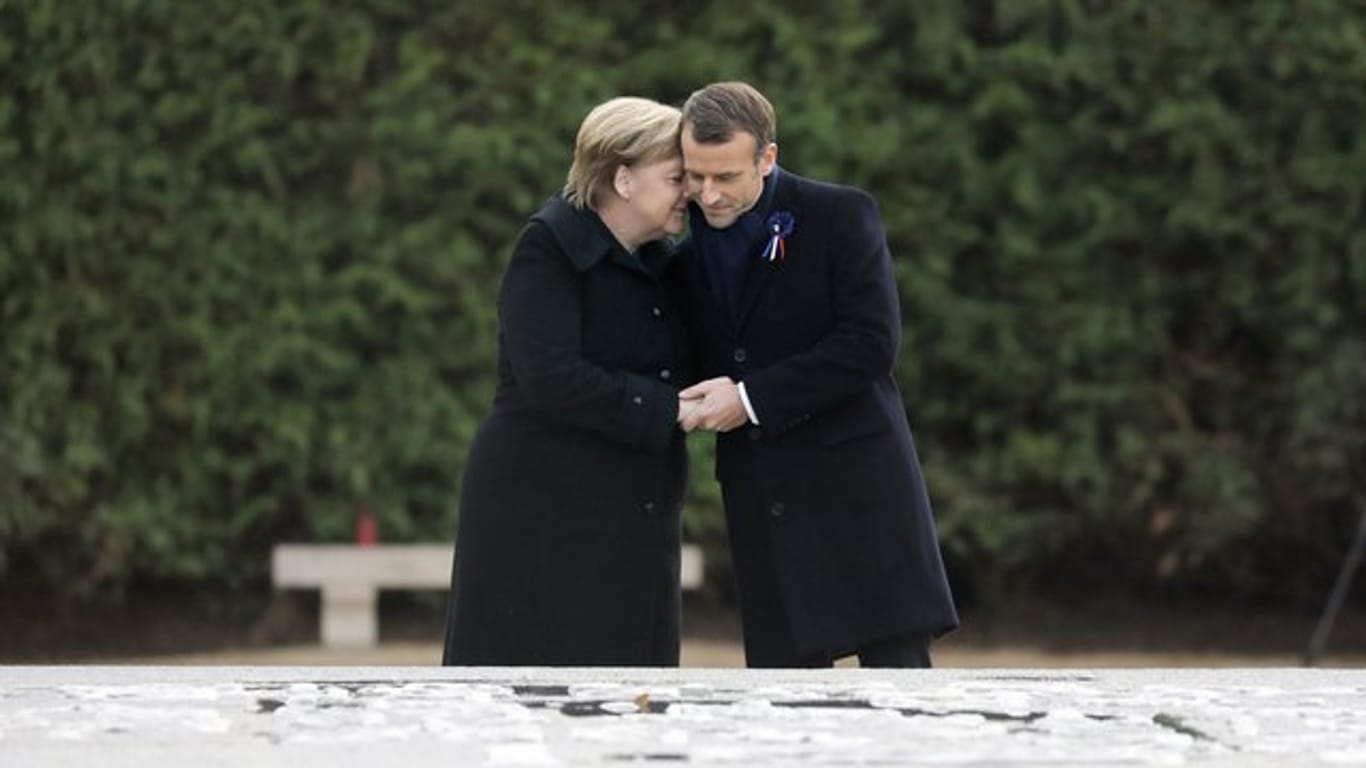 Angela Merkel und Emmanuel Macron erinnern nahe Compiègne an das Ende des Ersten Weltkrieges vor 100 Jahren.