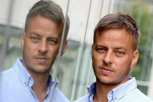 Der Schauspieler Tom Wlaschiha geht gerne im Elbsandsteingebirge wandern.