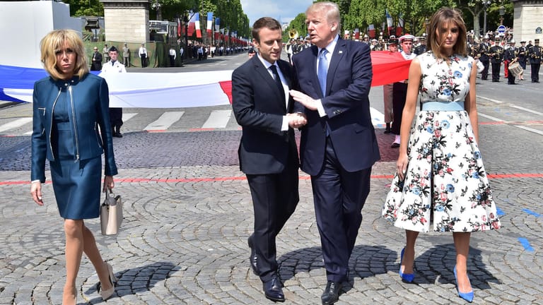 30 Sekunden Handschlag-Duell: Der Sender CNN sah mal Trump, mal Macron im Vorteil.