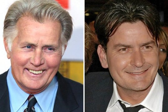 Martin Sheen (l) musste evakuiert werden, sein Sohn Charlie ist in großer Sorge.