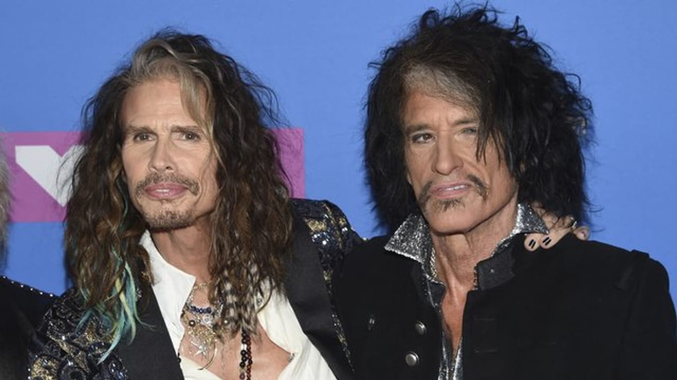 Steven Tyler (l) und Joe Perry von Aerosmith bei den MTV Video Music Awards 2018.