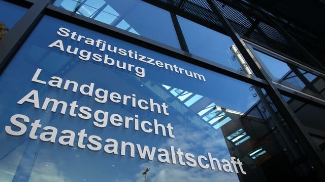 Der Bundesgerichtshof hatte das Urteil des Landgerichts Augsburg aufgehoben. Der Bundesgerichtshof hatte das Urteil des Landgerichts Augsburg aufgehoben.