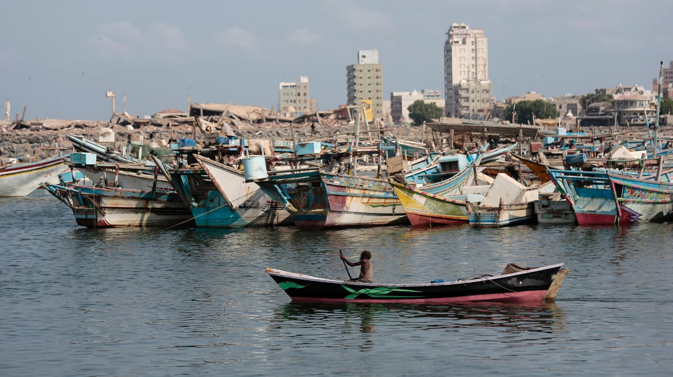 Der Hafen der jemenitischen Stadt Hodeida: Durch den Hafen fließen Waren aus dem Land und in das Land – das macht ihn für den ganzen Jemen wichtig. (Archivbild)