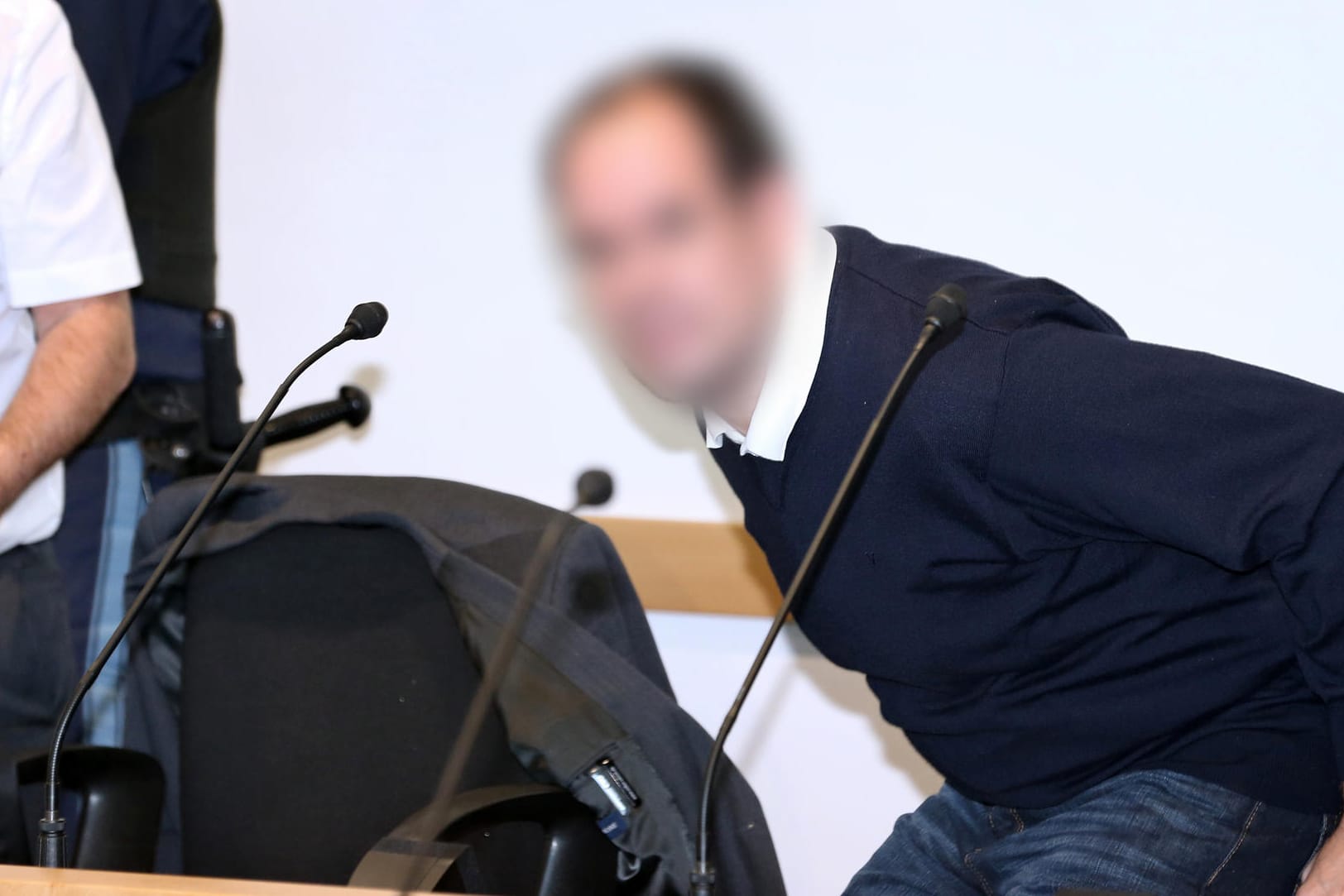 Sein Fall kommt zum zweiten Mal vor Gericht: Der Augsburger Kinderarzt hatte sich an mehr als zwanzig Jungen vergangen.