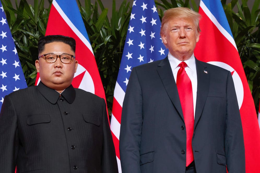 Donald Trump und Kim Jong-un beim Treffen im Juni 2018: Eigentlich hatten beide Seiten Abrüstung vereinbart.