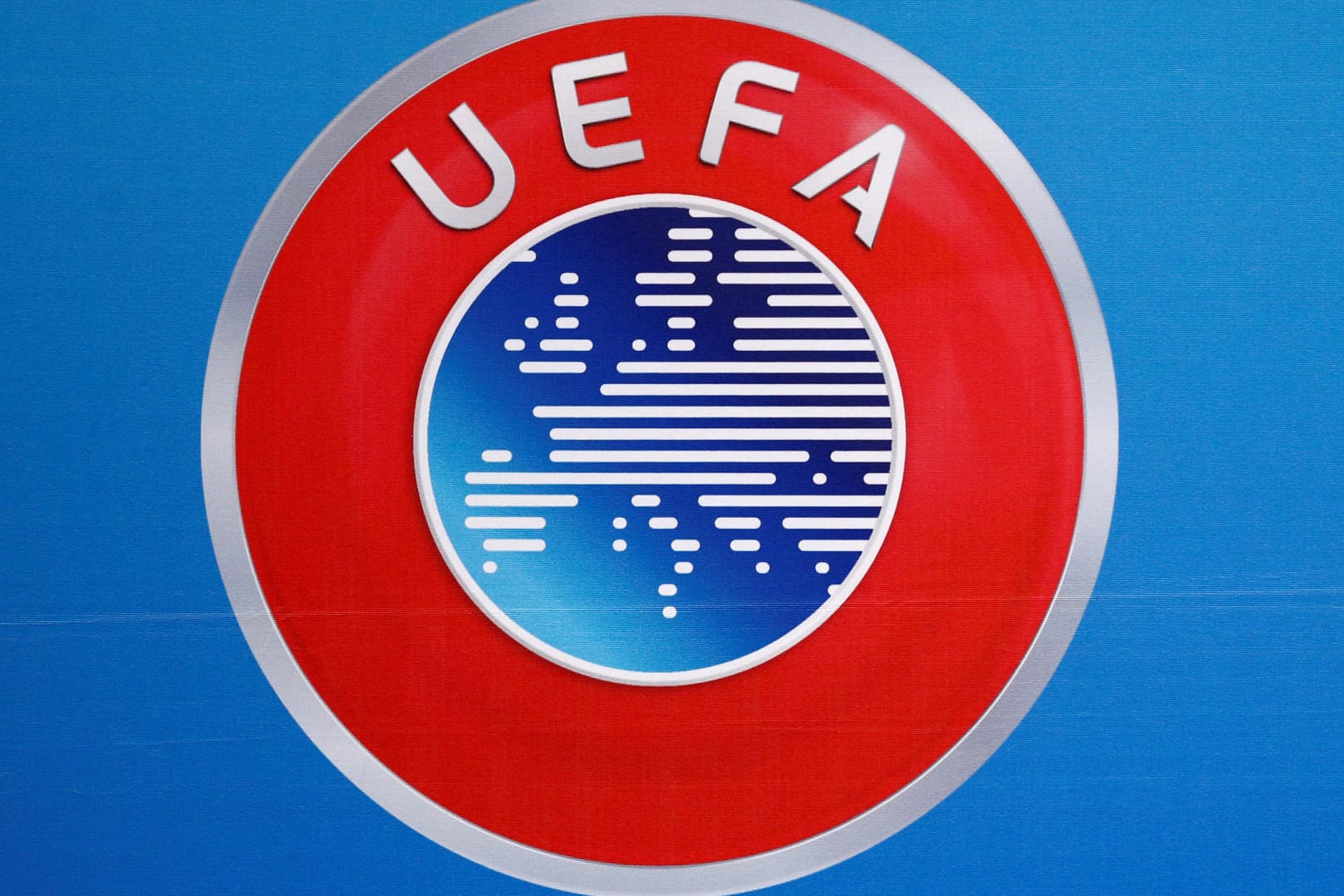 Das Uefa-Logo: Der Verband hat sich öffentlich zu den Verstößen gegen seine Financial-Fair-Play-Regeln (FFP) geäußert.