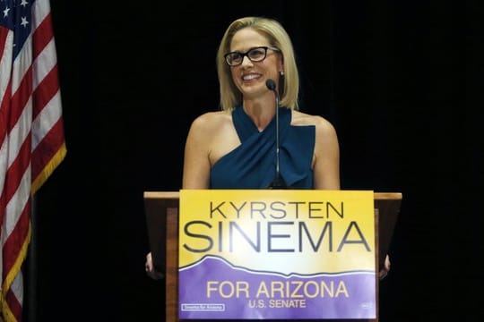 Fast eine Woche nach den Kongresswahlen in den USA haben die Demokraten das Rennen um den Senatssitz im Bundesstaat Arizona gegen die Republikaner gewonnen.