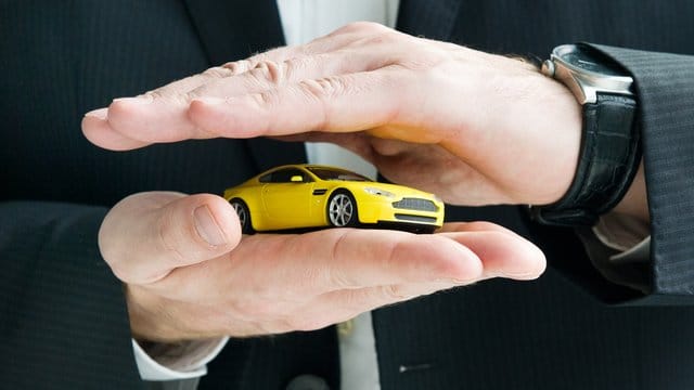 Die alte Kfz-Versicherung können Halter in der Regel bis zum 30. Die alte Kfz-Versicherung können Halter in der Regel bis zum 30.