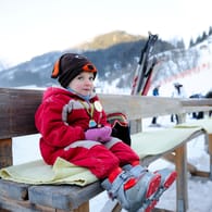 Wenn der Skischuh bei Kindern nicht richtig sitzt, bleibt der Pistenspaß aus.