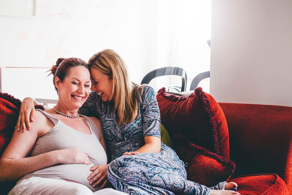 Spätschwangerschaft: Mit steigendem Alter erhöhen sich die Risiken für Komplikationen.