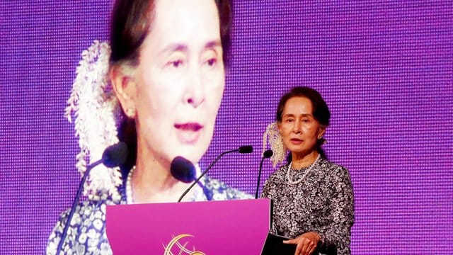 Aung San Suu Kyi, Regierungschefin von Myanmar, ist nicht mehr "Botschafterin des Gewissens". Aung San Suu Kyi, Regierungschefin von Myanmar, ist nicht mehr "Botschafterin des Gewissens".