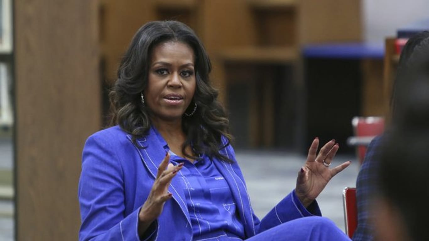 Michelle Obama sprach an ihrer ehemaligen Schule mit Schülern über ihr neues Buch "Becoming".