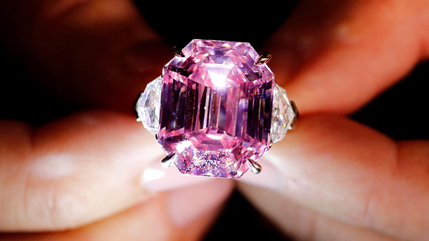 "Pink Legacy": Der seltene rosa Diamant hat bei einer Auktion einen Erlös von 39,1 Millionen Euro erzielt.