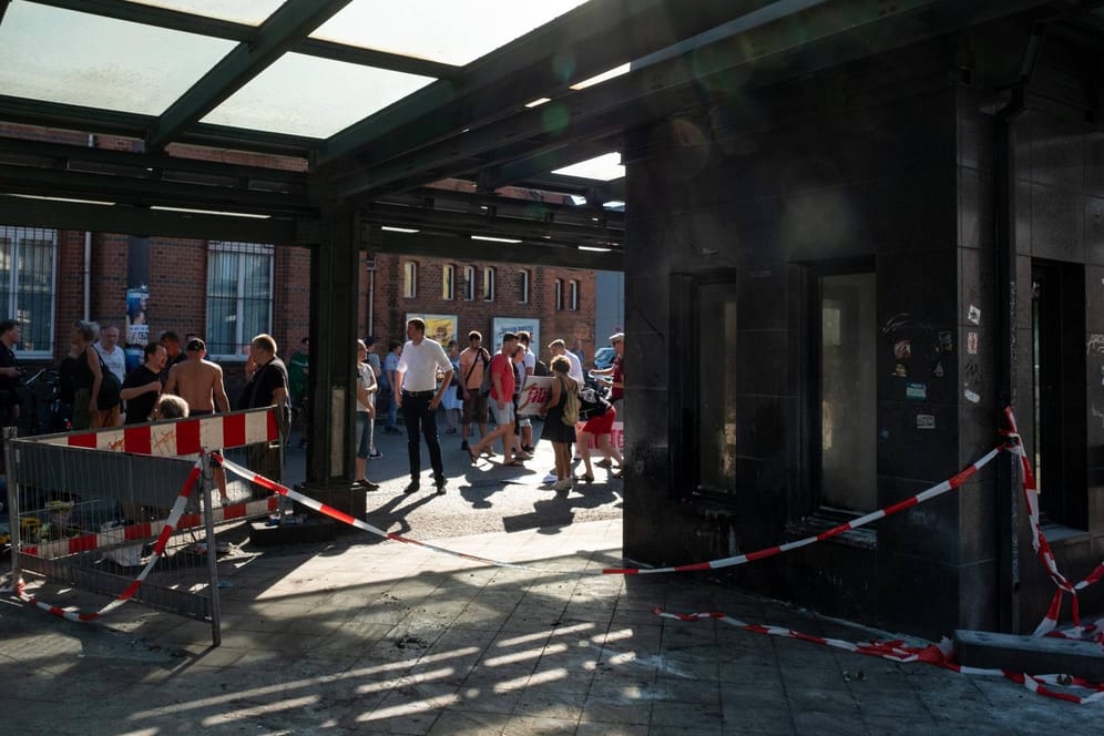 Der Ort des Anschlags am Berliner S-Bahnhof Schöneweide: Dort übergoss im Juli eine Mann zwei Schlafende mit Benzin und zündete sie an.