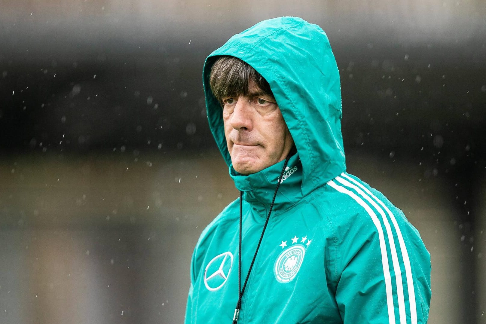 Bundestrainer Joachim Löw will sich vor dem Testspiel gegen Russland in seinem behutsamen Umbau-Modus nicht beirren lassen.
