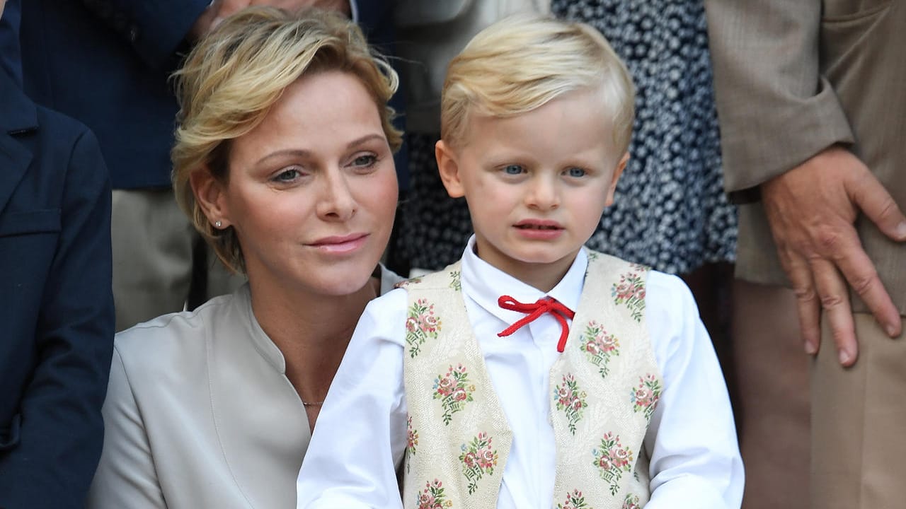 Mutter und Sohn: Fürstin Charlène mit Prinz Jacques.