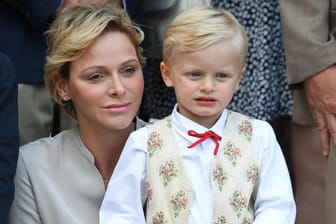 Mutter und Sohn: Fürstin Charlène mit Prinz Jacques.