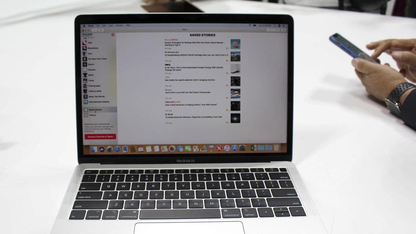 Das neue MacBook Air: Apple will, dass Nutzer ihre kaputten Laptops unbedingt in einer autorisierten Werkstatt abgeben - und greift dazu auf Tricks zurück.