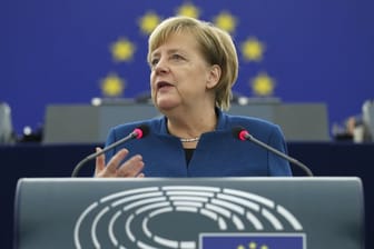 Bundeskanzlerin Angela Merkel hatte in Straßburg für die Schaffung einer europäischen Armee geworben.