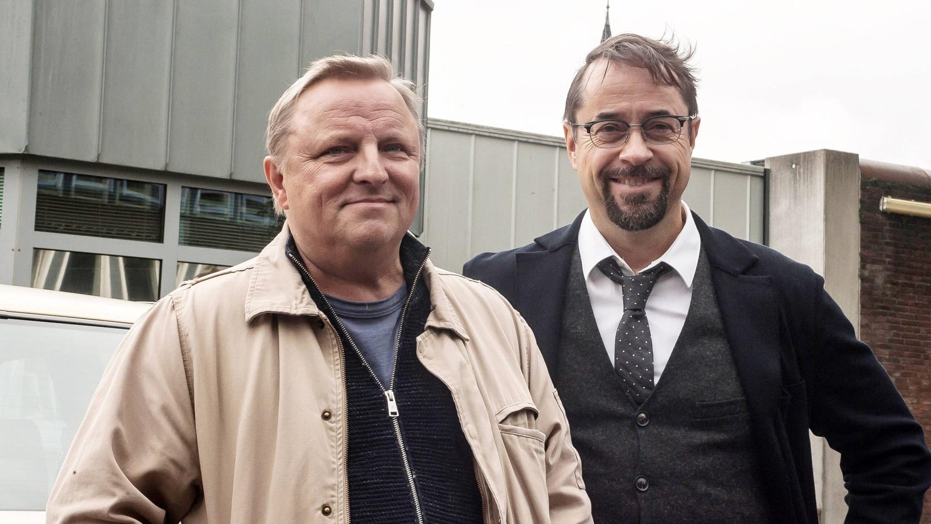 So kennen sie die Fans: Axel Prahl (als Kommissar Frank Thiel) mit Jan Josef Liefers (als Rechtsmediziner Prof. Karl-Friedrich Boerne).