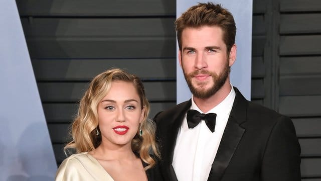 Selbst ausgebrannt, versuchen Miley Cyrus und Liam Hemsworth mit Geld zu helfen.