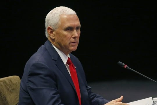 Mike Pence, Vizepräsident der USA, gibt zu Beginn des Asean-USA-Gipfels im Rahmen des 33.