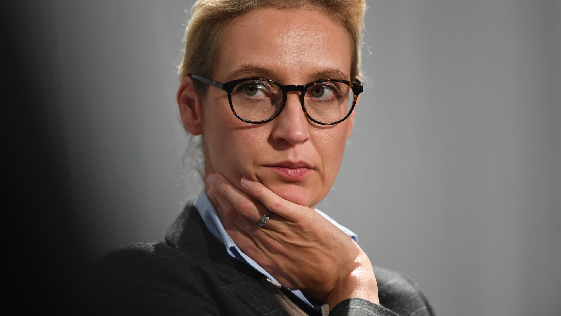 Geldsegen, der sie in Probleme bringt: Alice Weidel und der Kreisverband Bodensee haben Zahlungen aus dem Ausland erhalten, die Fragen aufwerfen.