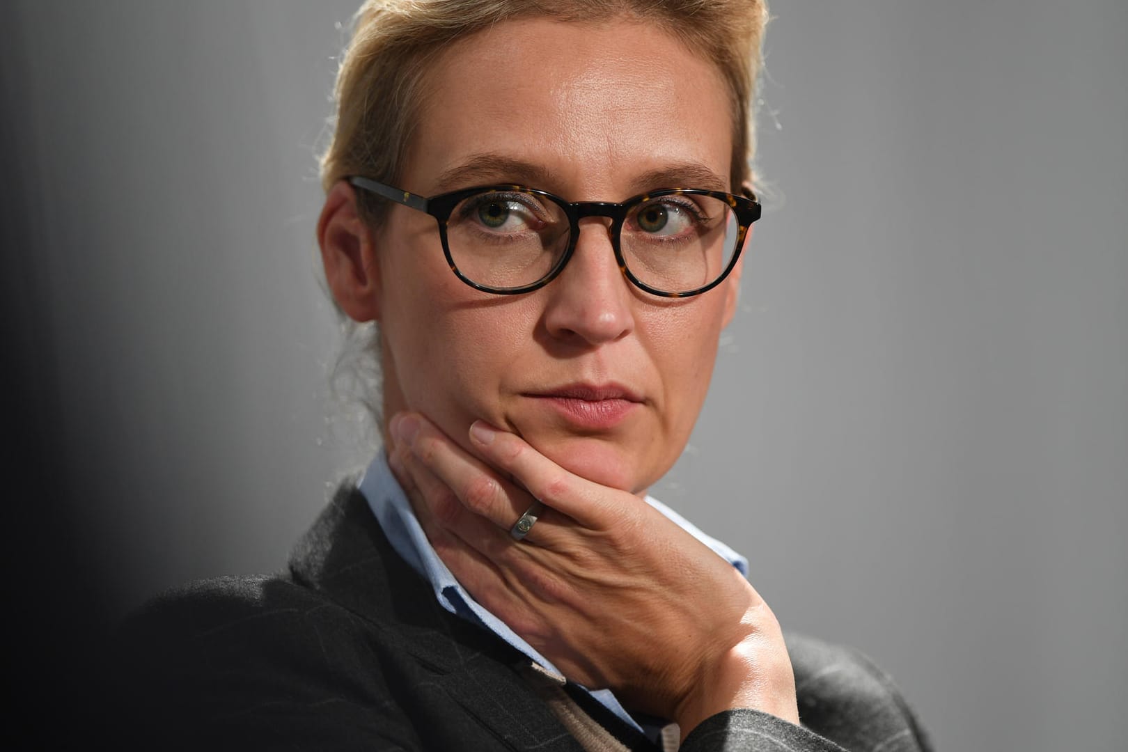 Geldsegen, der sie in Probleme bringt: Alice Weidel und der Kreisverband Bodensee haben Zahlungen aus dem Ausland erhalten, die Fragen aufwerfen.