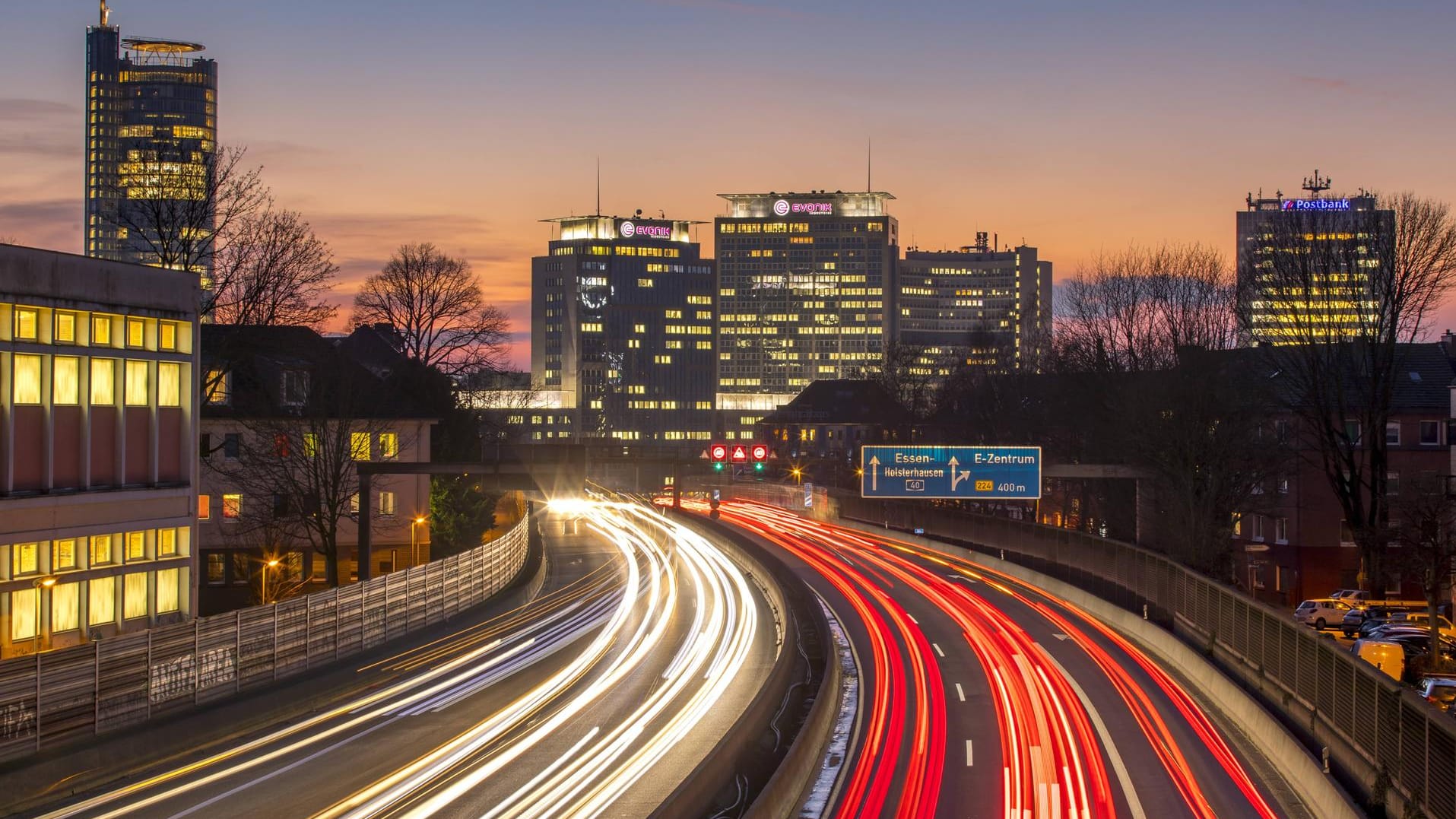 Die A40 im Zentrum von Essen: Auch Teile der Autobahn sind von dem Diesel-Fahrverbot betroffen.