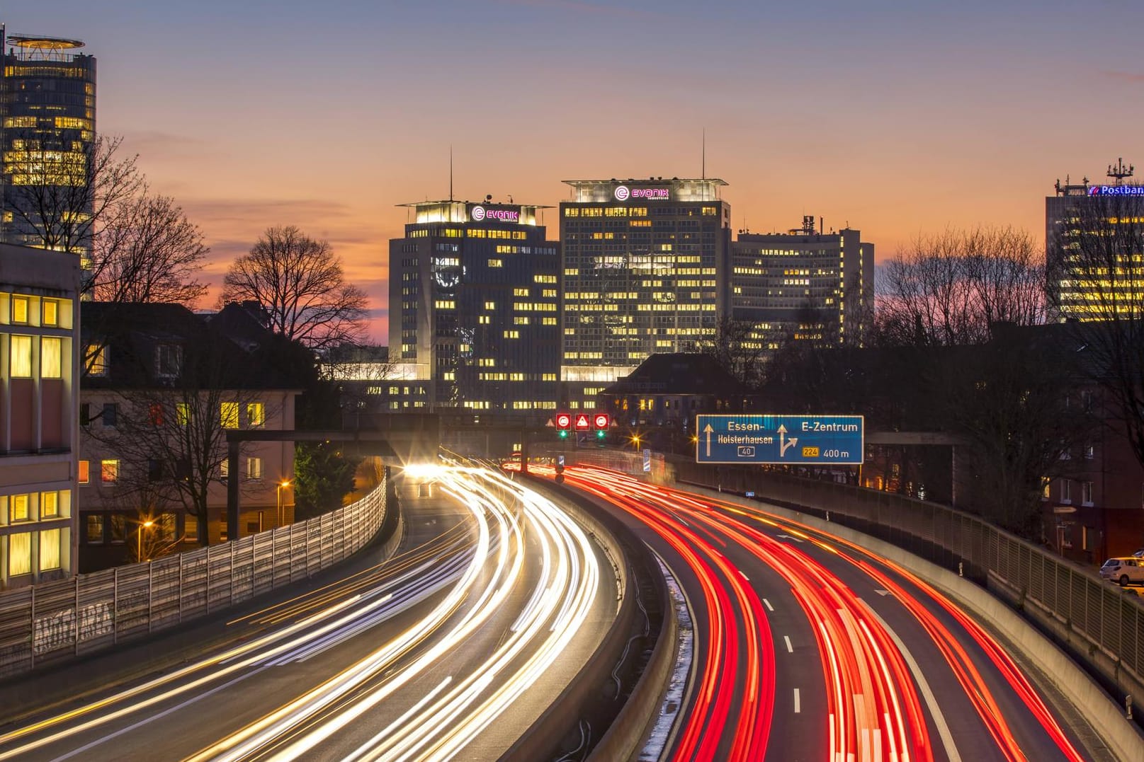 Die A40 im Zentrum von Essen: Auch Teile der Autobahn sind von dem Diesel-Fahrverbot betroffen.