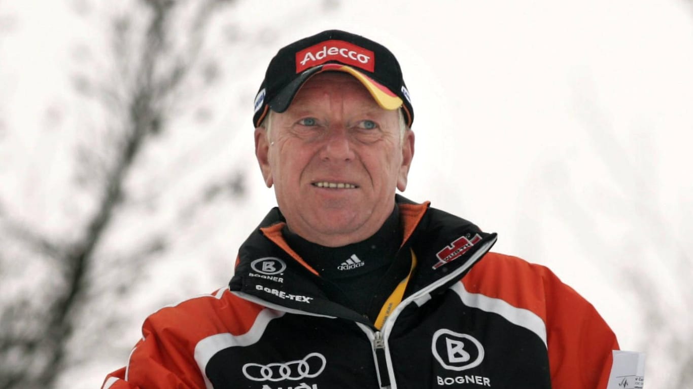 Reinhard Heß war von 1993 bis 2003 Bundestrainer. Unter seiner Ära gewannen die deutschen Skispringer alle wichtigen Titel: WM, Olympia, Gesamtweltcup und die Vierschanzentournee. Er prägte das Skispringen in Deutschland entscheidend mit. Am 24.12.2007 verstarb Heß nach einer Krebserkrankung.