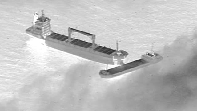 Die kollidierten Schiffe rund 25 Kilometer vor der Nordsee-Insel Borkum. Die kollidierten Schiffe rund 25 Kilometer vor der Nordsee-Insel Borkum.