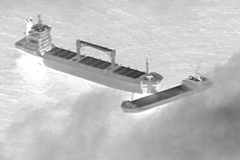 Die kollidierten Schiffe rund 25 Kilometer vor der Nordsee-Insel Borkum.
