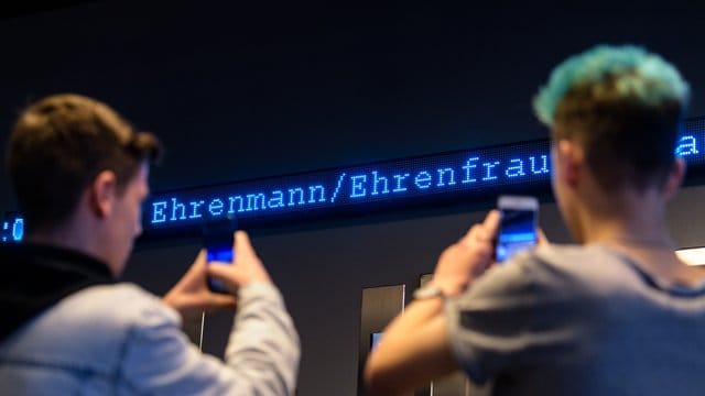 Die Jury hat sich für "Ehrenmann/Ehrenfrau" entschieden.