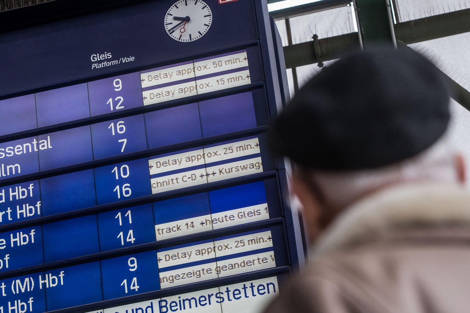 Bahnverspätungen: Oft stehen Reisenden Entschädigungen zu.