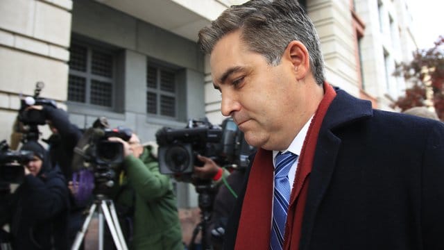 CNN-Reporter Jim Acosta auf dem Weg zum Gericht.