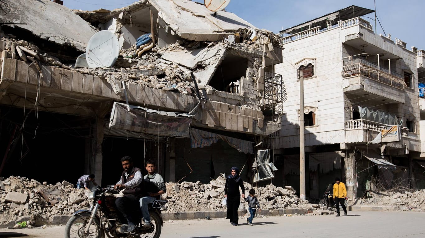 Zerstörte Häuser einer syrischen Stadt: Große Teile des Landes liegen wegen des Bürgerkriegs in Trümmern.