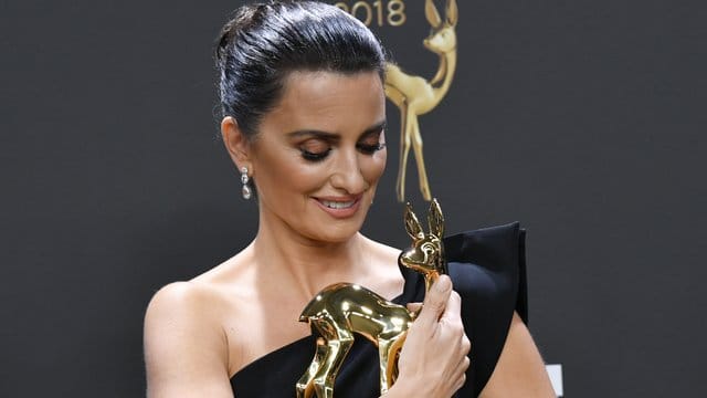 Penélope Cruz hat auch das Bambi lieb.