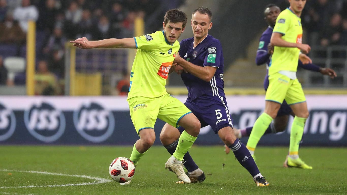 Giorgi Chakvetadze (l.) kommt für Gent in dieser Saison in 20 Pflichtspielen auf vier Treffer und vier Vorlagen.