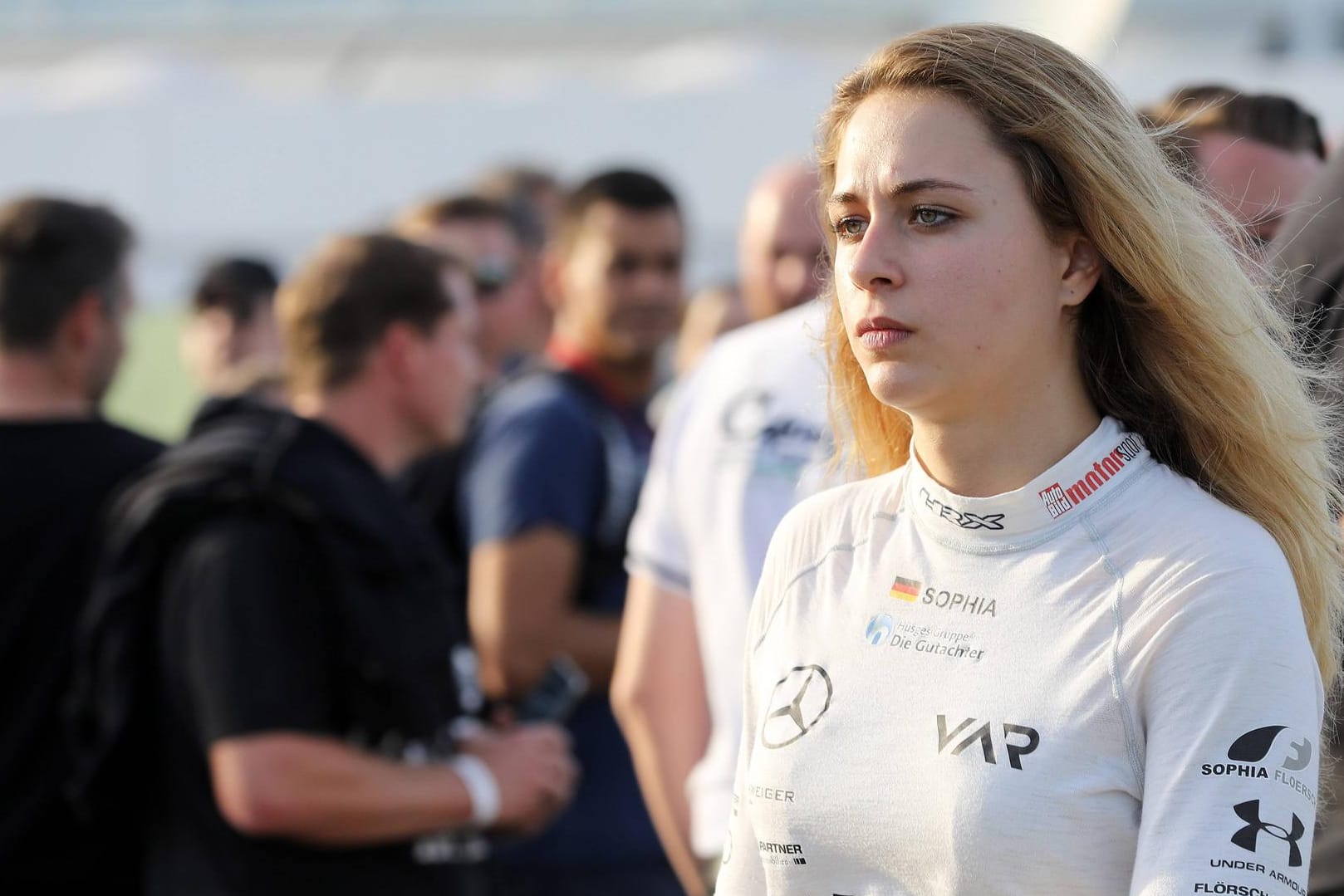 Die deutsche Nachwuchs-Rennfahrerin Sophia Flörsch ist beim Weltfinale der Formel 3 in Macao schwer verunglückt.