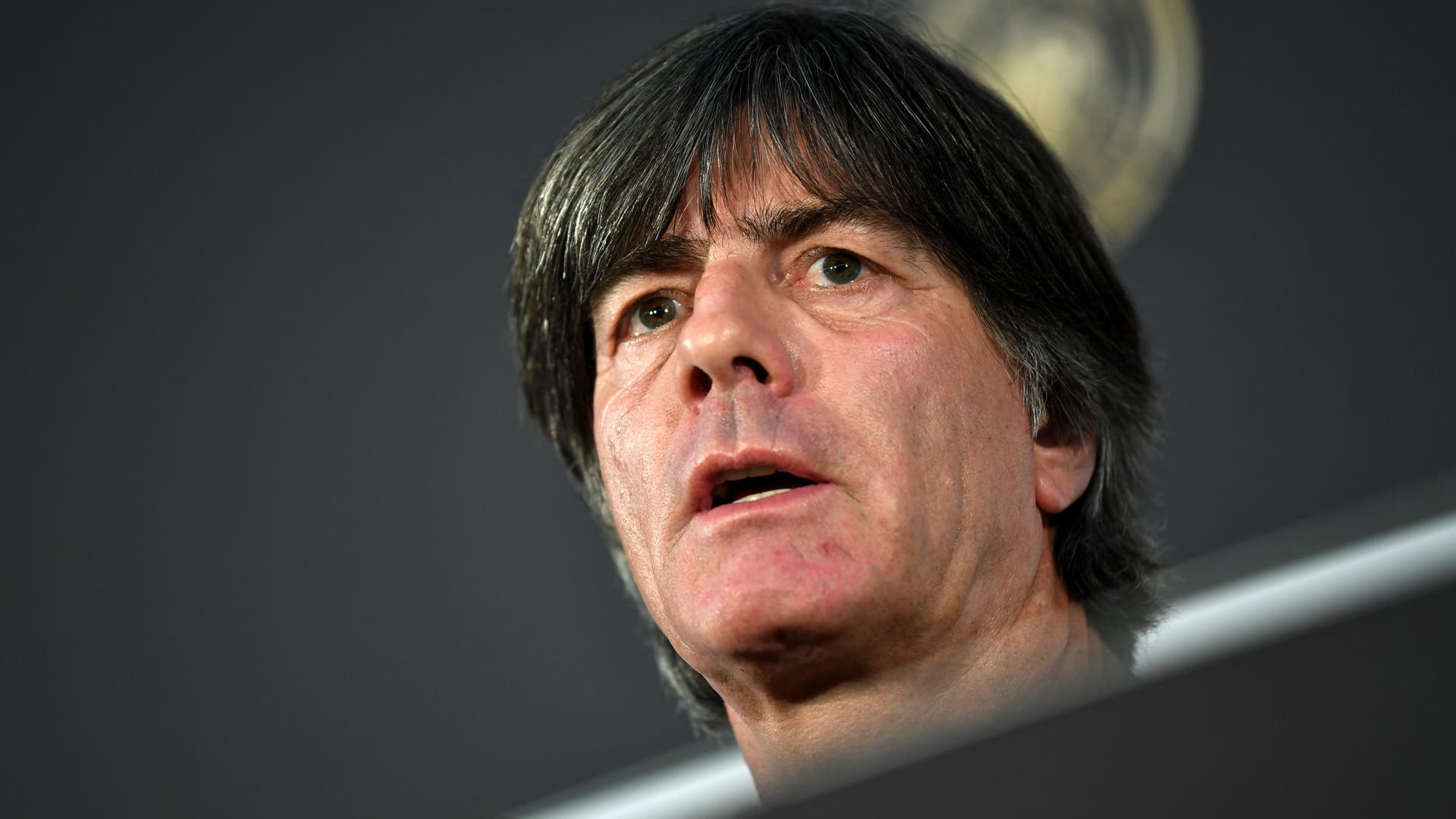 Jogi Löw auf der Presskonferenz der deutschen Nationalmannschaft vor dem Länderspiel gegen die Niederlande.